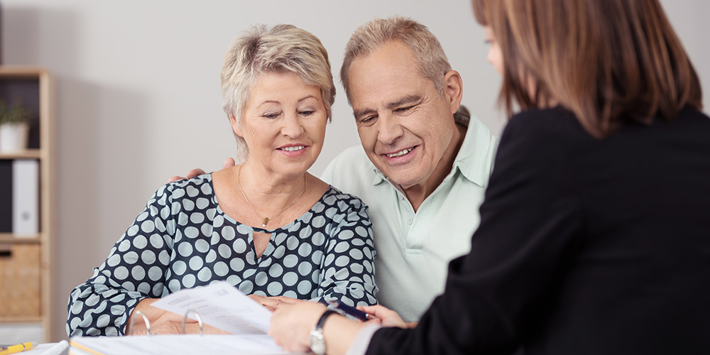 A caseworker explains how benefits and tax credits interact to a couple.