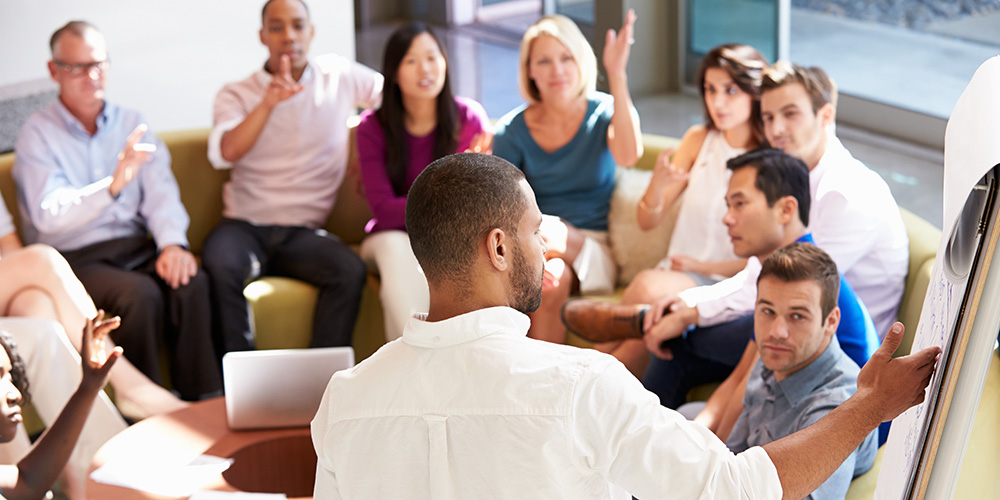 staff-meeting_174539273